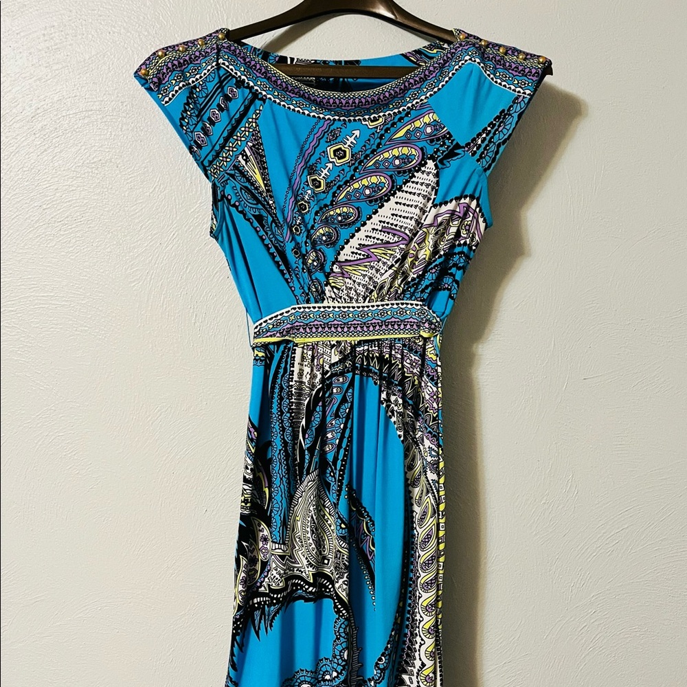 Beautiful paisley dress!